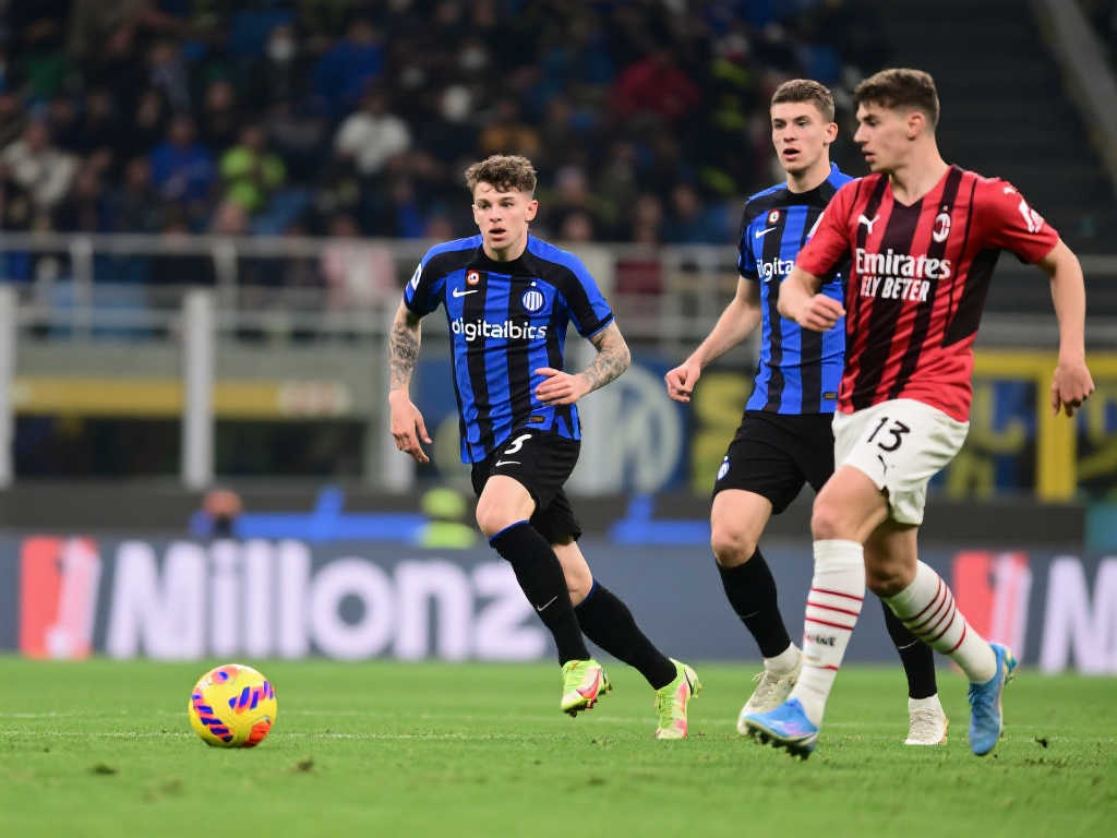 【直击】青春张扬的AC米兰，失意赛季中的激情德比！